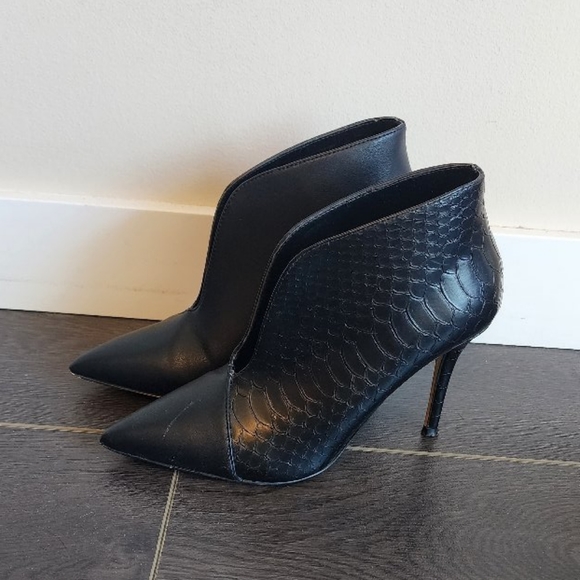 Black Aldo Booties Heels - Picture 2 of 3